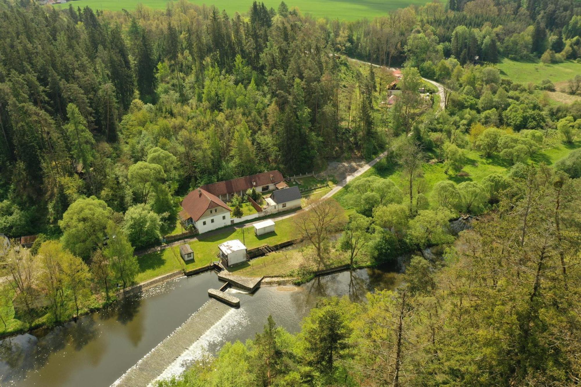 Вилла Bejsovcuv Mlyn Becice Экстерьер фото